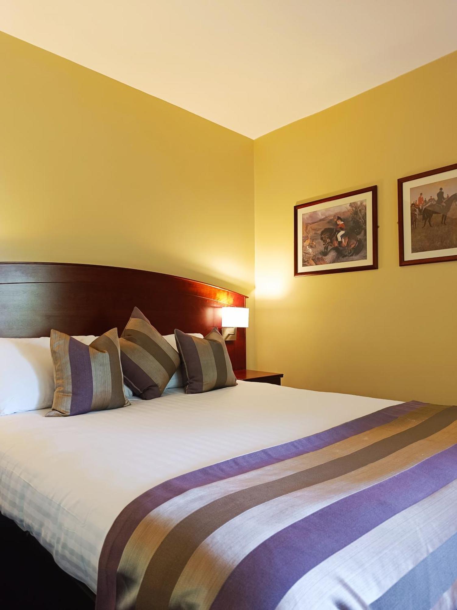 Aherlow House Hotel & Lodges ภายนอก รูปภาพ