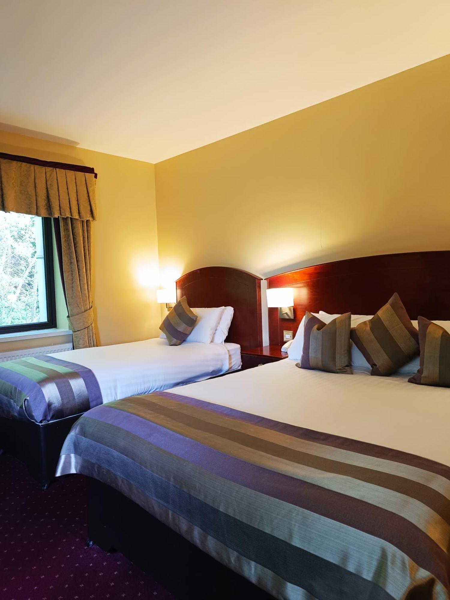 Aherlow House Hotel & Lodges ภายนอก รูปภาพ