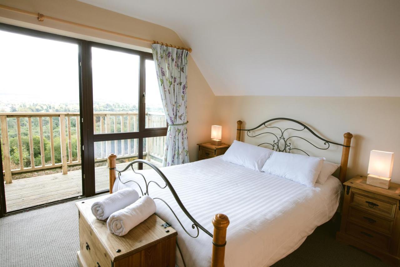Aherlow House Hotel & Lodges ภายนอก รูปภาพ