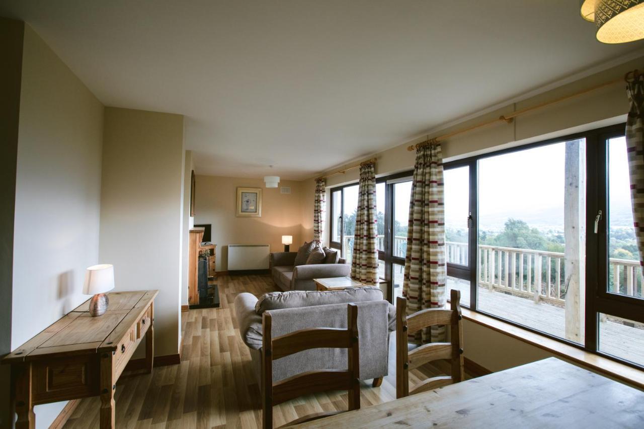 Aherlow House Hotel & Lodges ภายนอก รูปภาพ